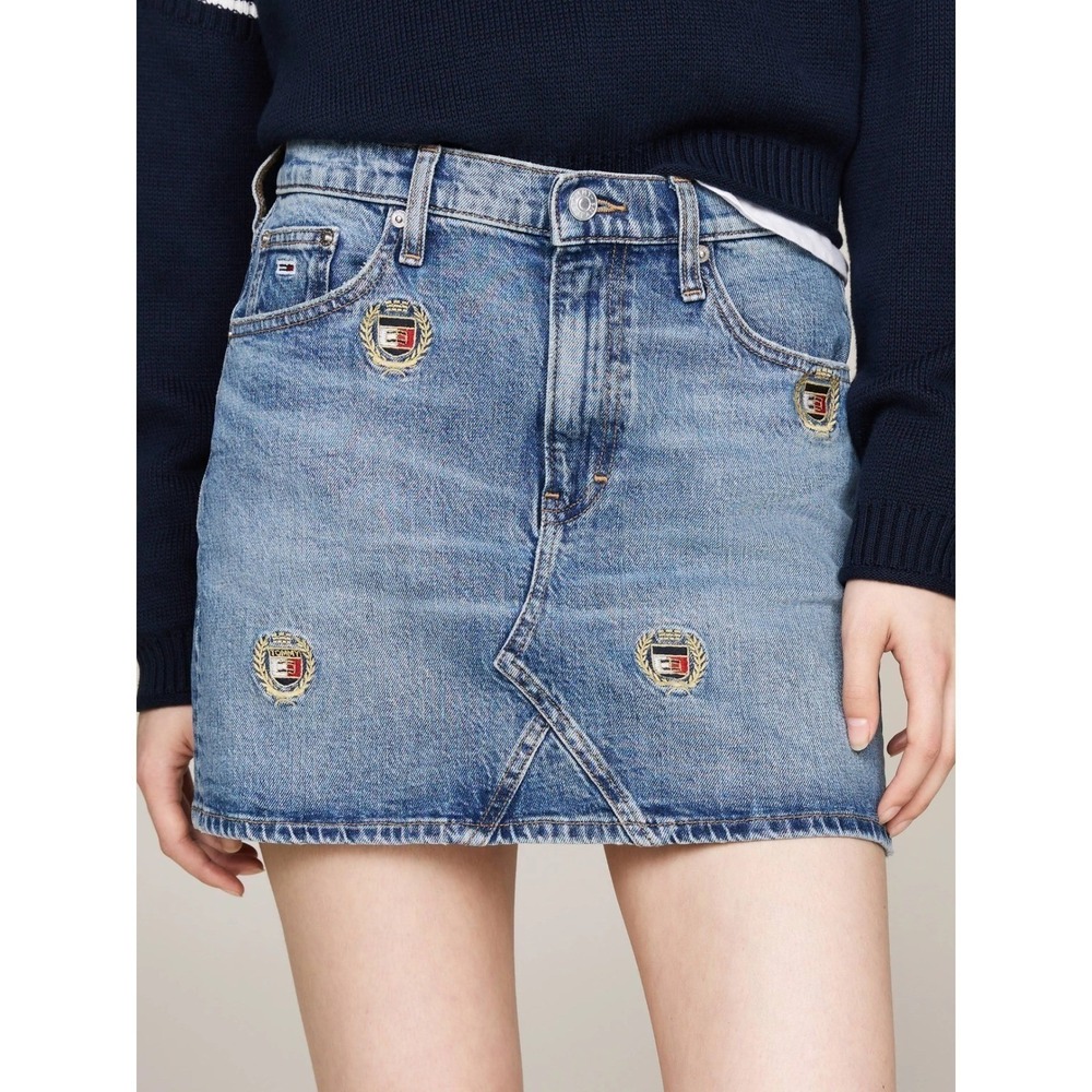 NWT Tommy Jeans Izzie Denim Mini Skirt Crest Logo Size 30